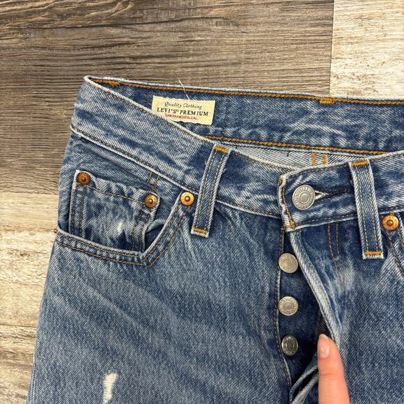 Levis 501 Light Wash Blue Womens 26x24 Distressed Button Fly Denim Jeans Red Tab - Picture 2 of 12